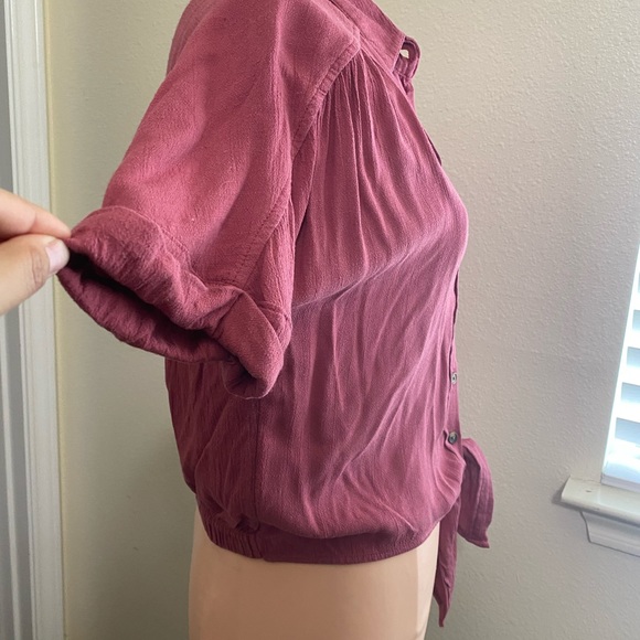 American eagle button down top ✨🌹 - Picture 6 of 6